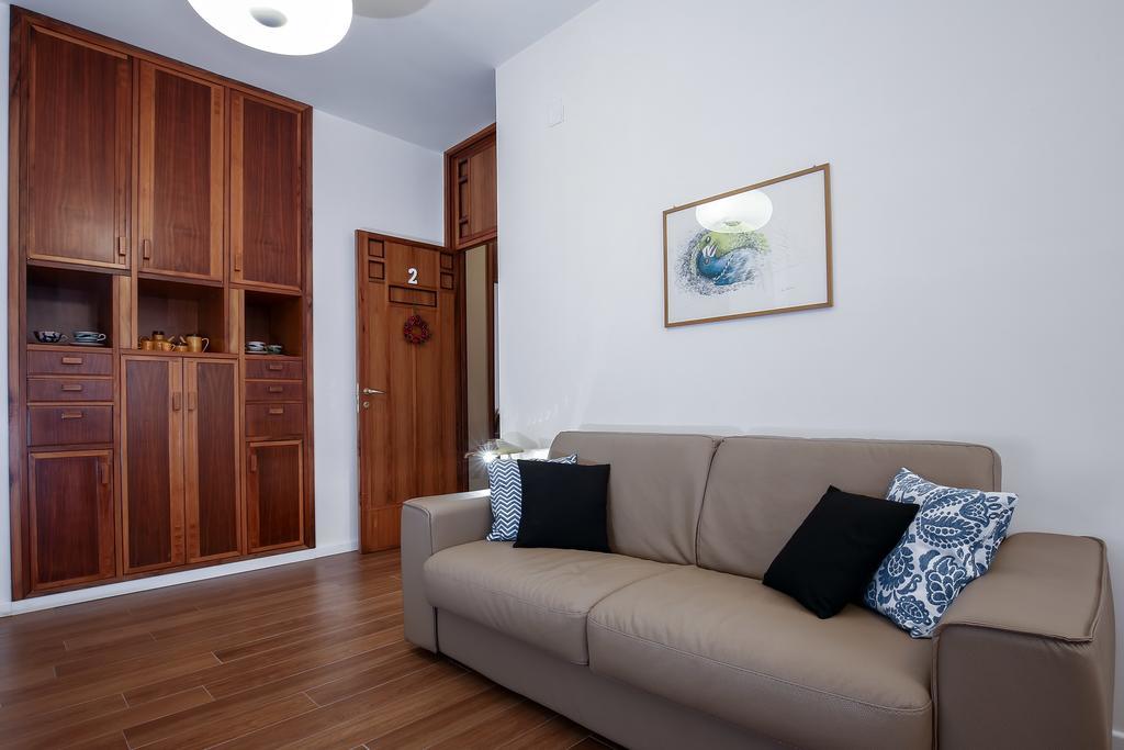 Starhost - Golden Apartment Salerno